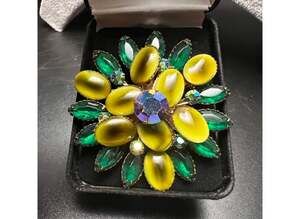 Vintage Art glass rhinestone brooch green marquis prong set statement